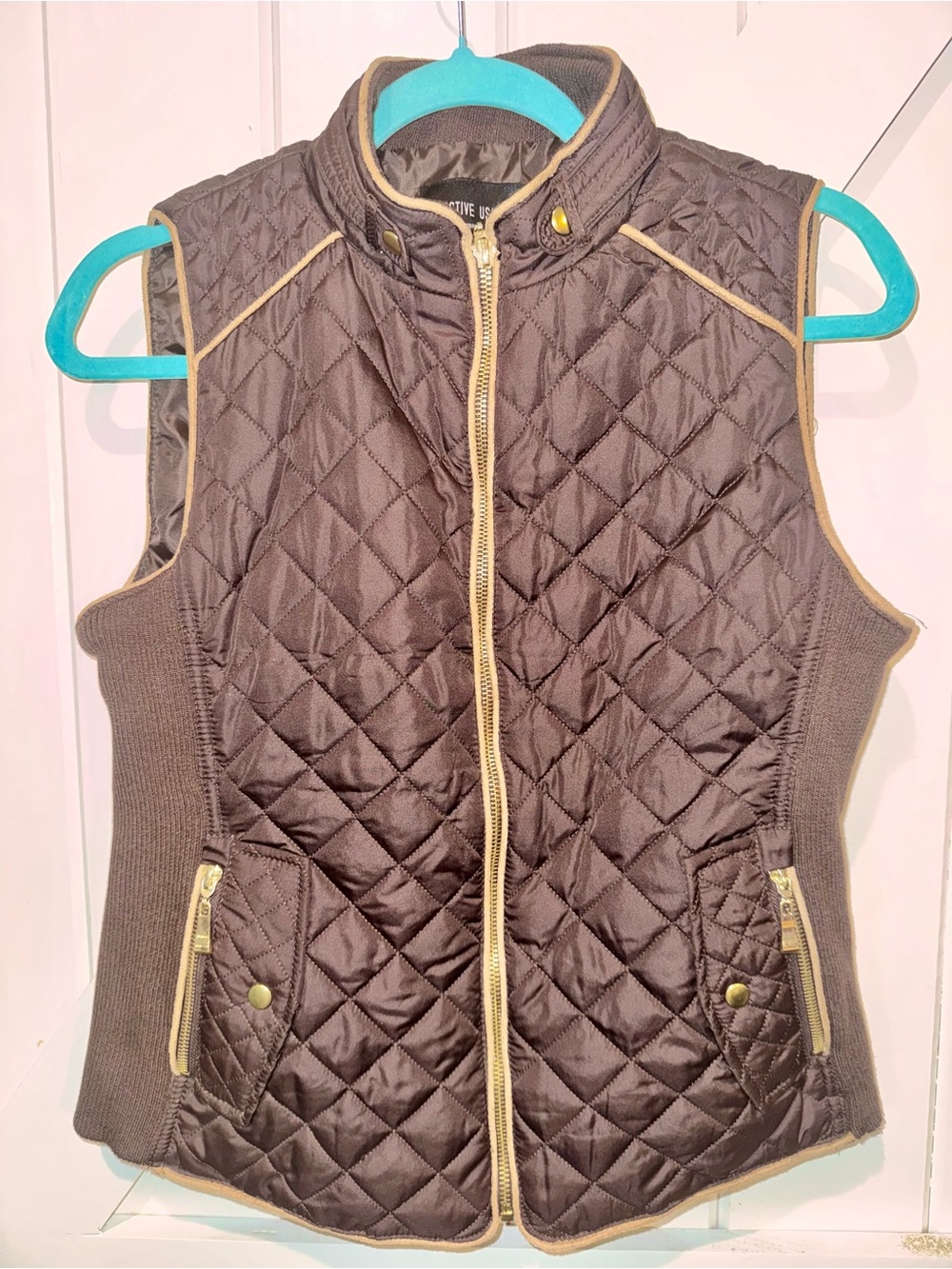 Active USA Brown Quilted Puffer Vest Women’s Medium Gold Zip Preppy